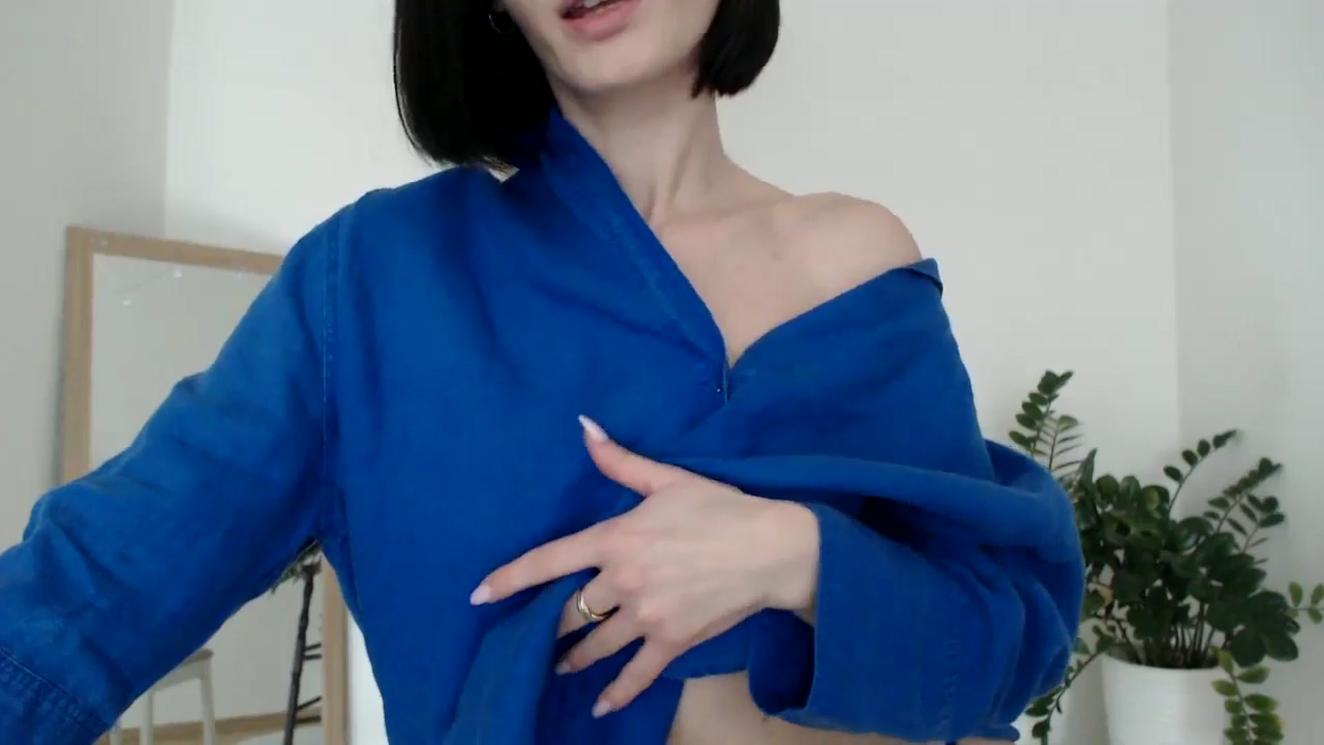 Gallery image thumbnail from the_realpearl's myfreecams stream on, 02/16/2025, 13:04 image 13 of 20