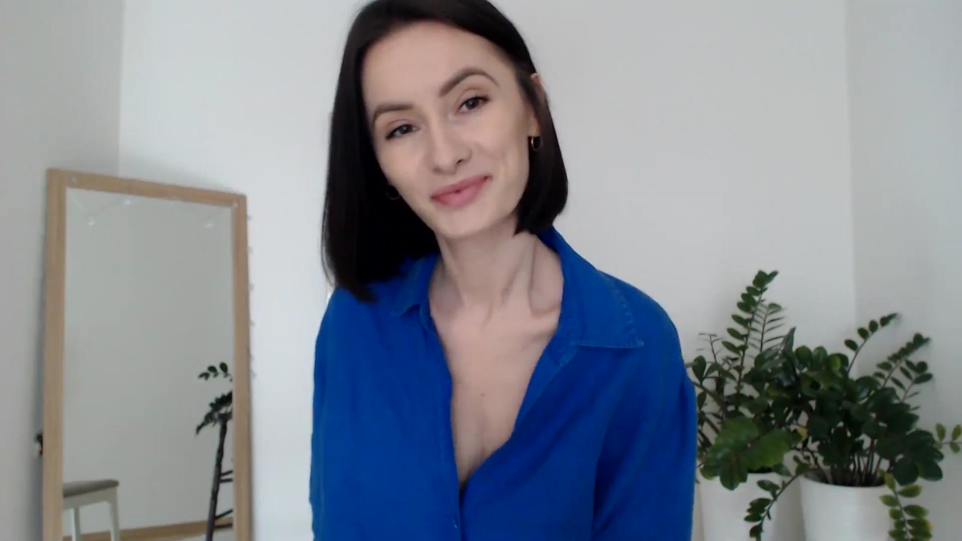 Gallery image thumbnail from the_realpearl's myfreecams stream on, 02/16/2025, 13:04 image 11 of 20