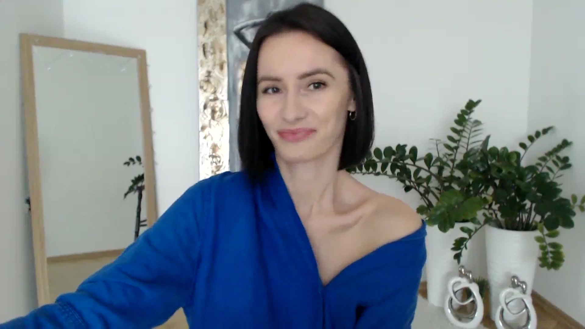 Gallery image thumbnail from the_realpearl's myfreecams stream on, 02/16/2025, 13:54 image 11 of 20