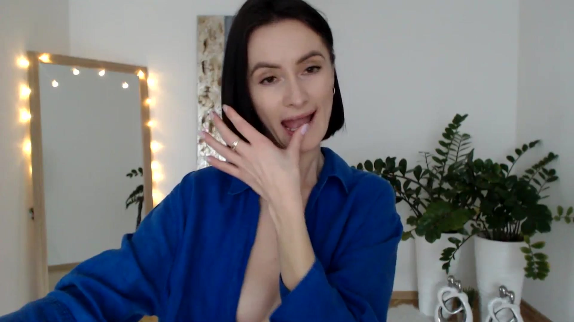 Gallery image thumbnail from the_realpearl's myfreecams stream on, 02/16/2025, 15:19 image 2 of 20
