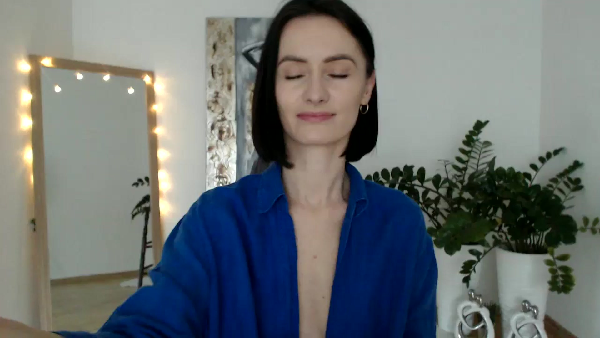 Gallery image thumbnail from the_realpearl's myfreecams stream on, 02/16/2025, 15:19 image 3 of 20