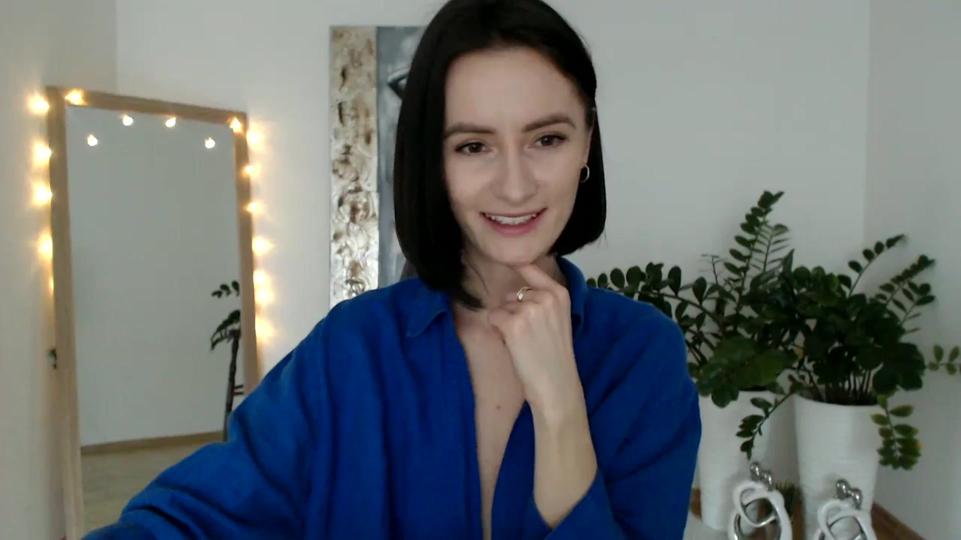 Gallery image thumbnail from the_realpearl's myfreecams stream on, 02/16/2025, 15:19 image 4 of 20