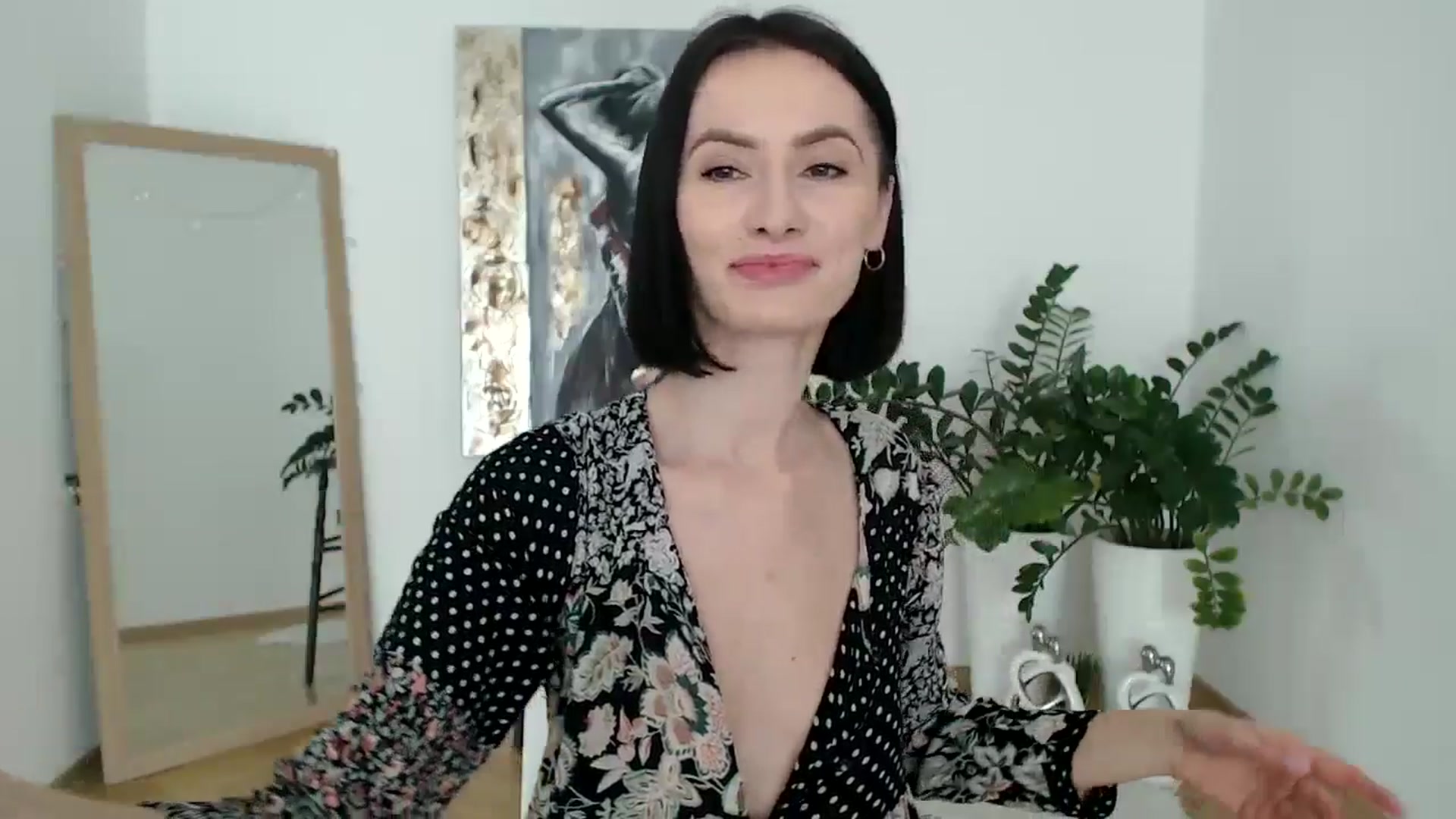 Gallery image thumbnail from the_realpearl's myfreecams stream on, 02/17/2025, 14:06 image 8 of 20