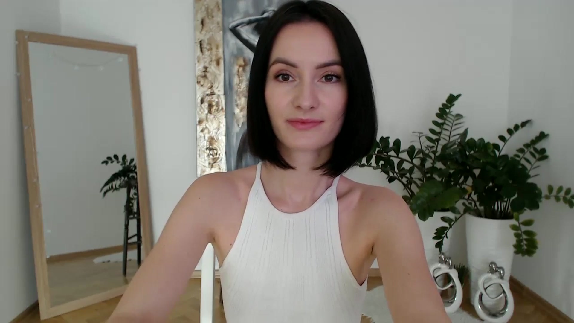 Gallery image thumbnail from the_realpearl's myfreecams stream on, 02/20/2025, 11:32 image 12 of 20