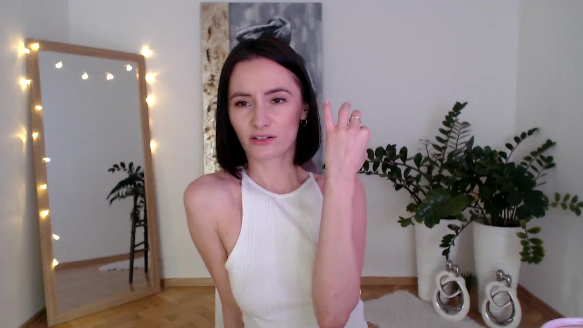 Gallery image thumbnail from the_realpearl's myfreecams stream on, 02/20/2025, 14:16 image 3 of 20