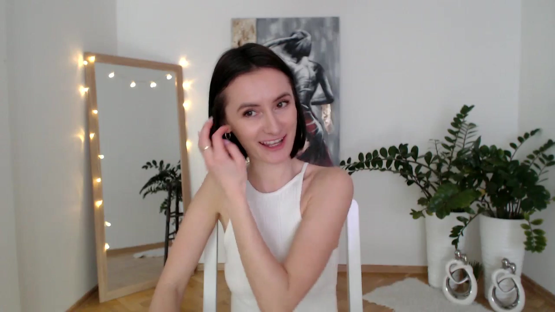 Gallery image thumbnail from the_realpearl's myfreecams stream on, 02/20/2025, 14:16 image 19 of 20