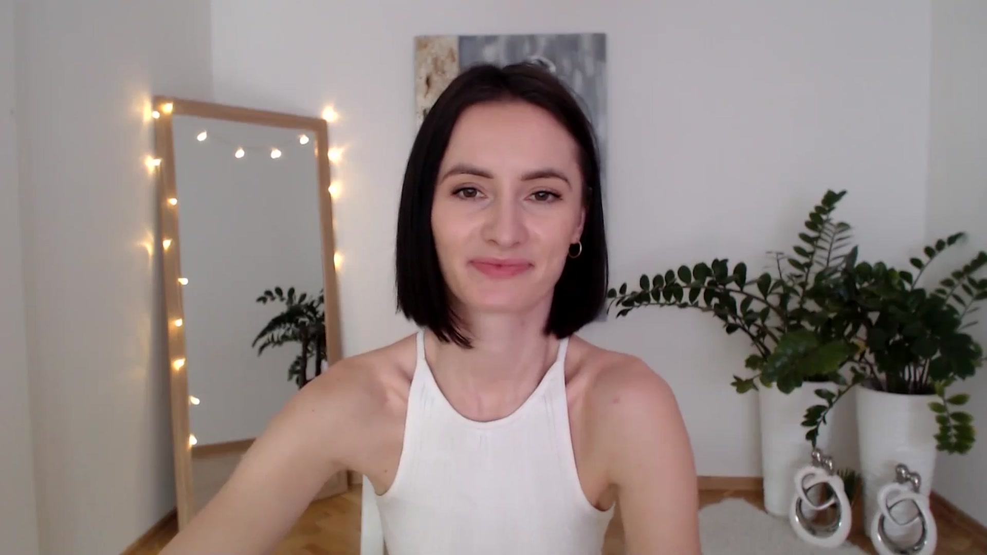 Gallery image thumbnail from the_realpearl's myfreecams stream on, 02/20/2025, 14:16 image 17 of 20