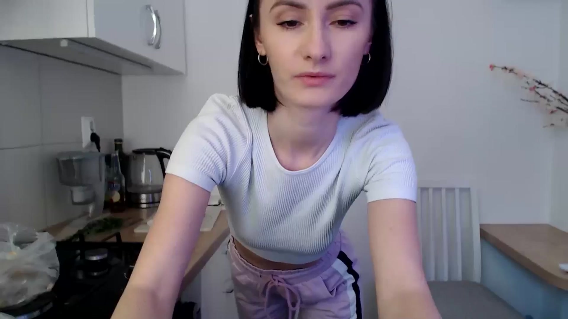 Gallery image thumbnail from the_realpearl's myfreecams stream on, 02/22/2025, 15:00 image 12 of 20