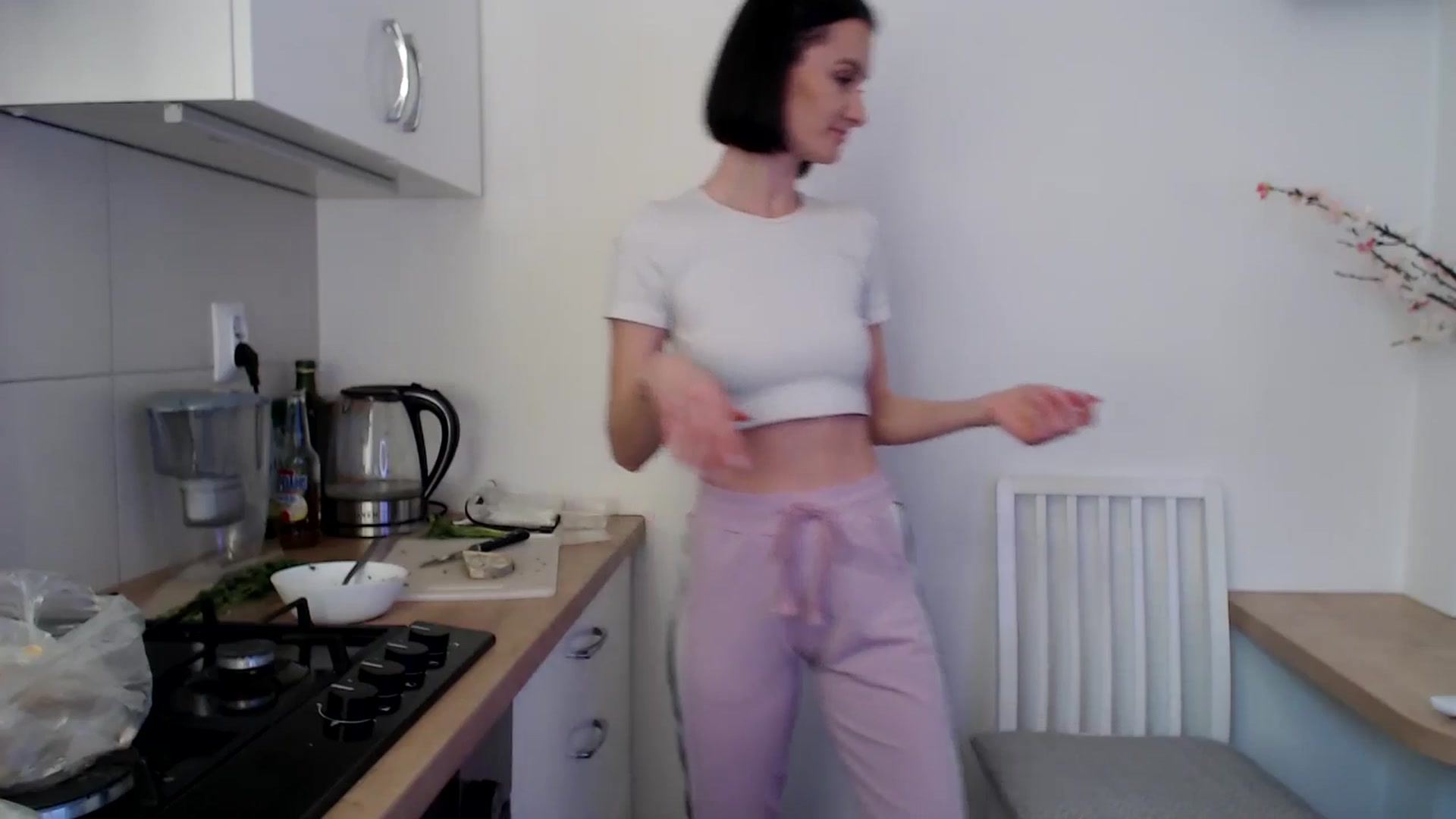 Gallery image thumbnail from the_realpearl's myfreecams stream on, 02/22/2025, 15:00 image 13 of 20