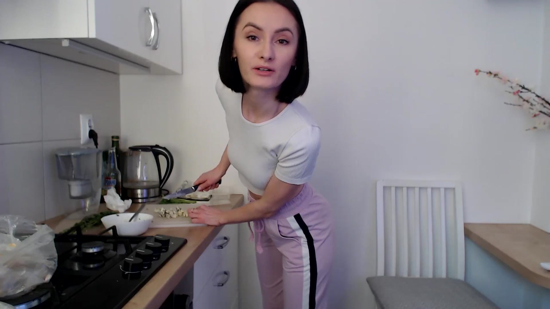 Gallery image thumbnail from the_realpearl's myfreecams stream on, 02/22/2025, 15:00 image 14 of 20