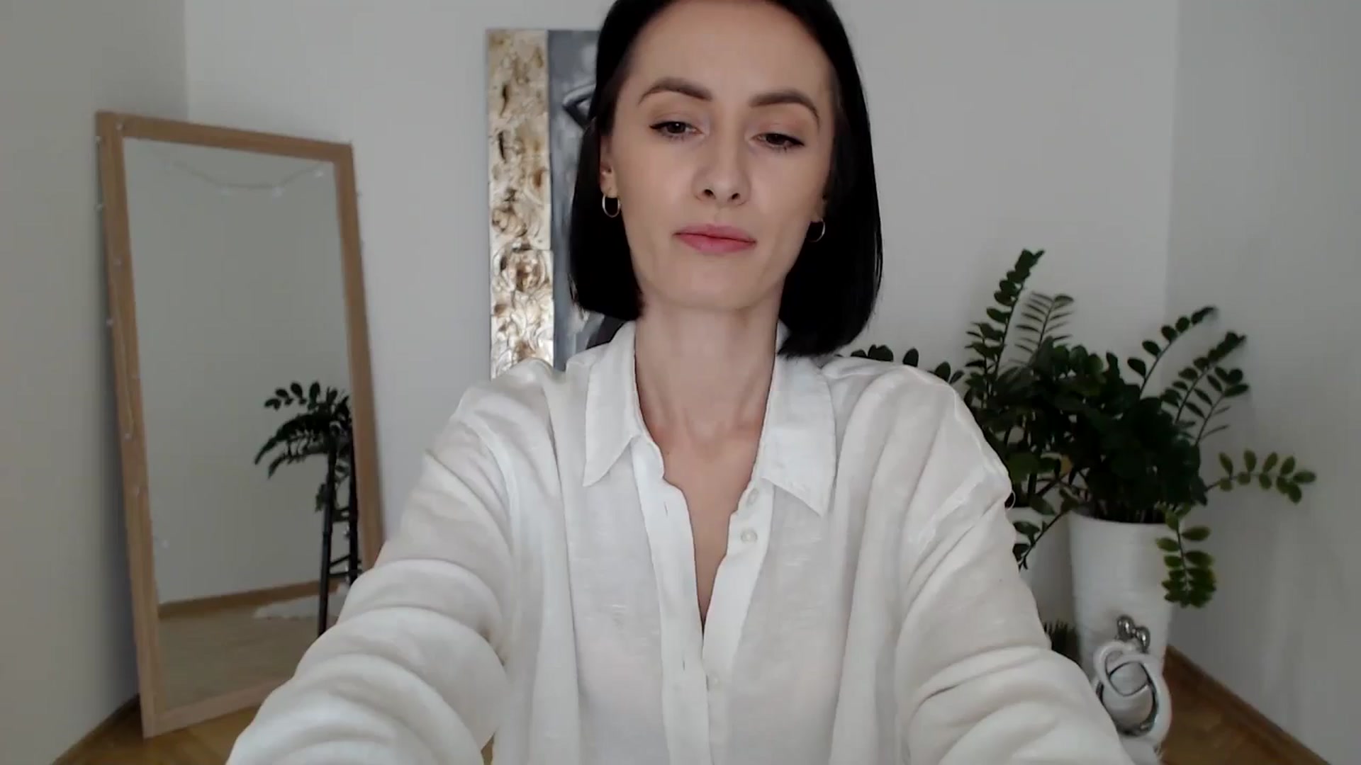 Gallery image thumbnail from the_realpearl's myfreecams stream on, 02/23/2025, 14:13 image 4 of 20
