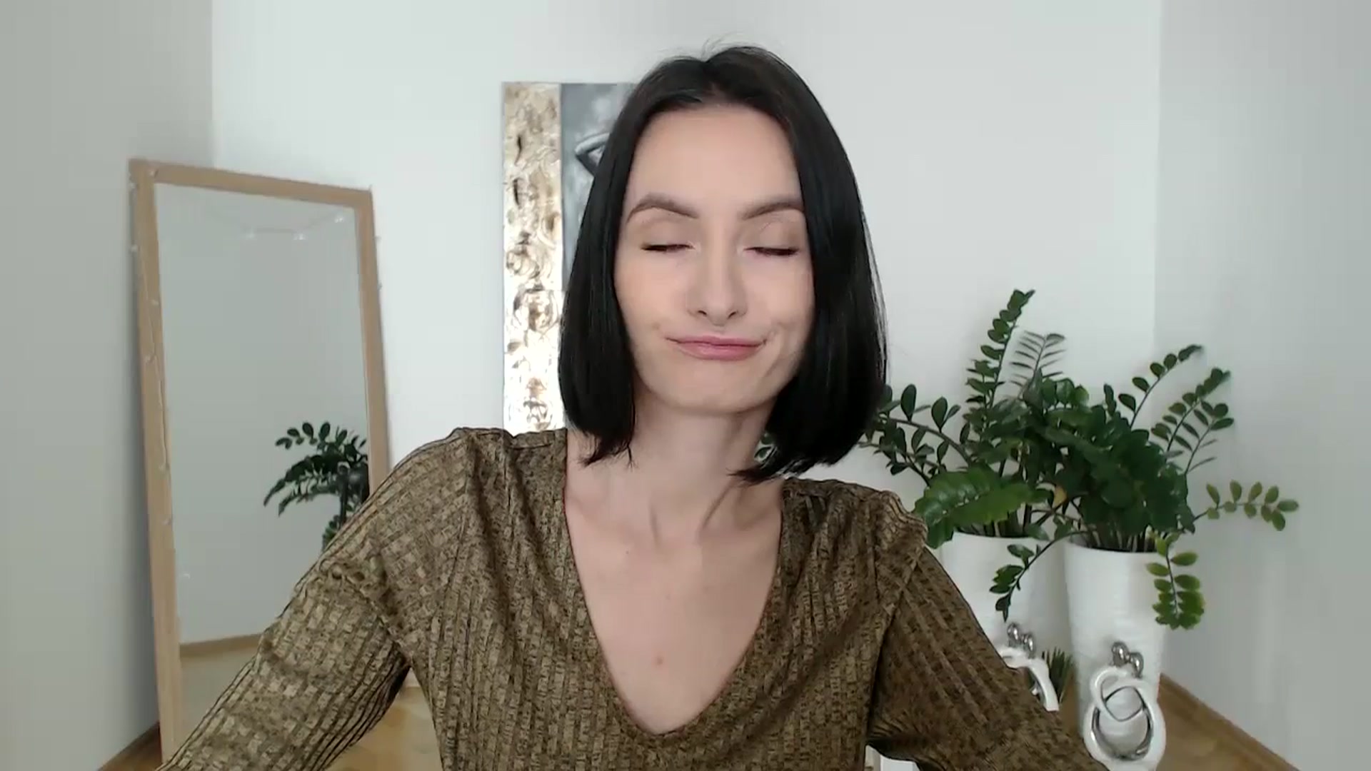 Gallery image thumbnail from the_realpearl's myfreecams stream on, 02/26/2025, 11:01 image 2 of 20