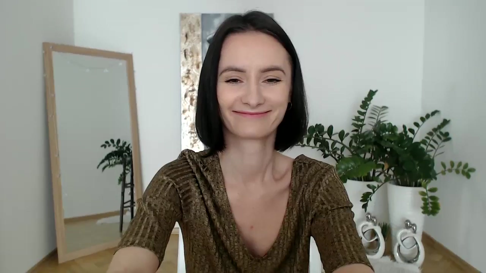 Gallery image thumbnail from the_realpearl's myfreecams stream on, 02/26/2025, 12:44 image 15 of 20