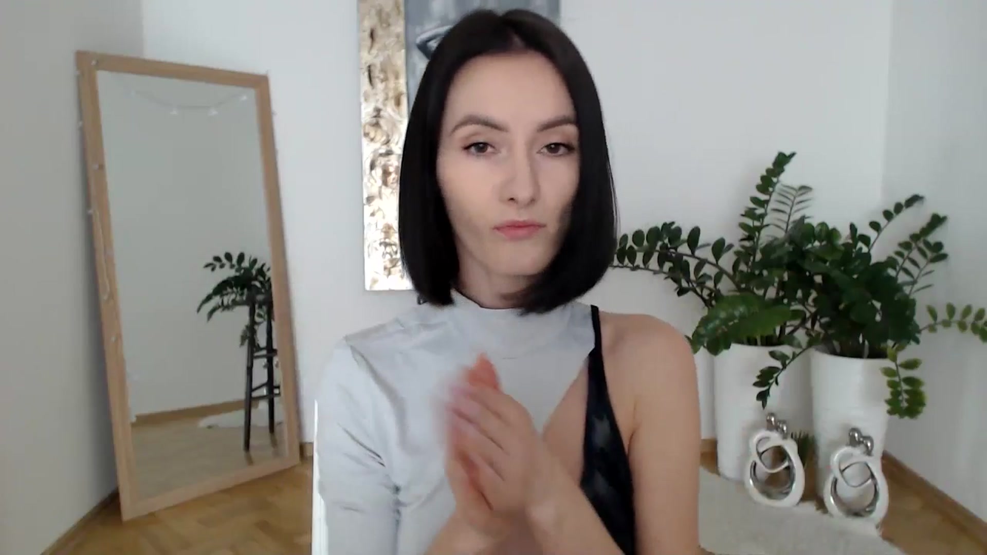 Gallery image thumbnail from the_realpearl's myfreecams stream on, 03/03/2025, 14:29 image 2 of 20