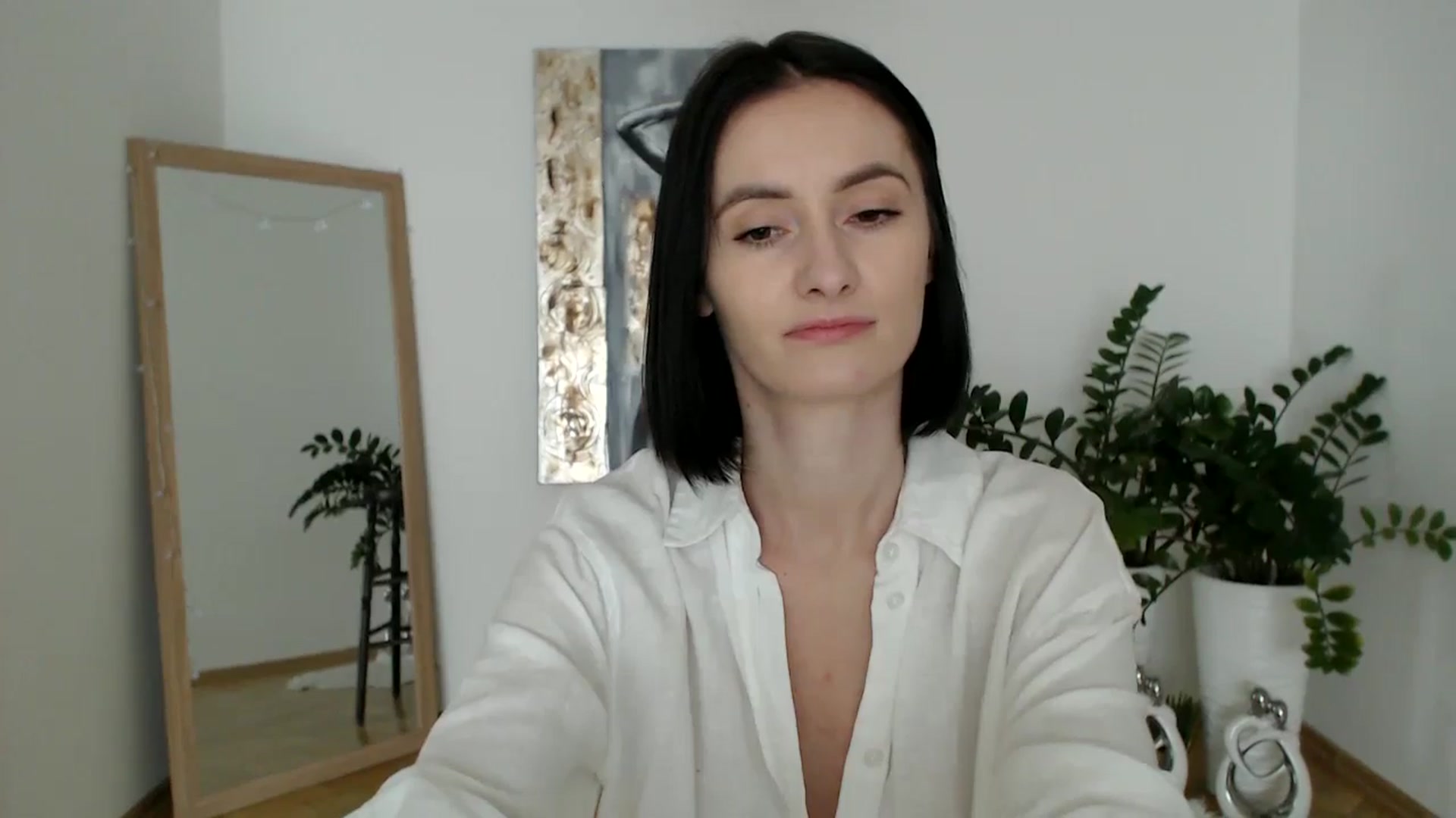 Gallery image thumbnail from the_realpearl's myfreecams stream on, 03/03/2025, 14:29 image 16 of 20