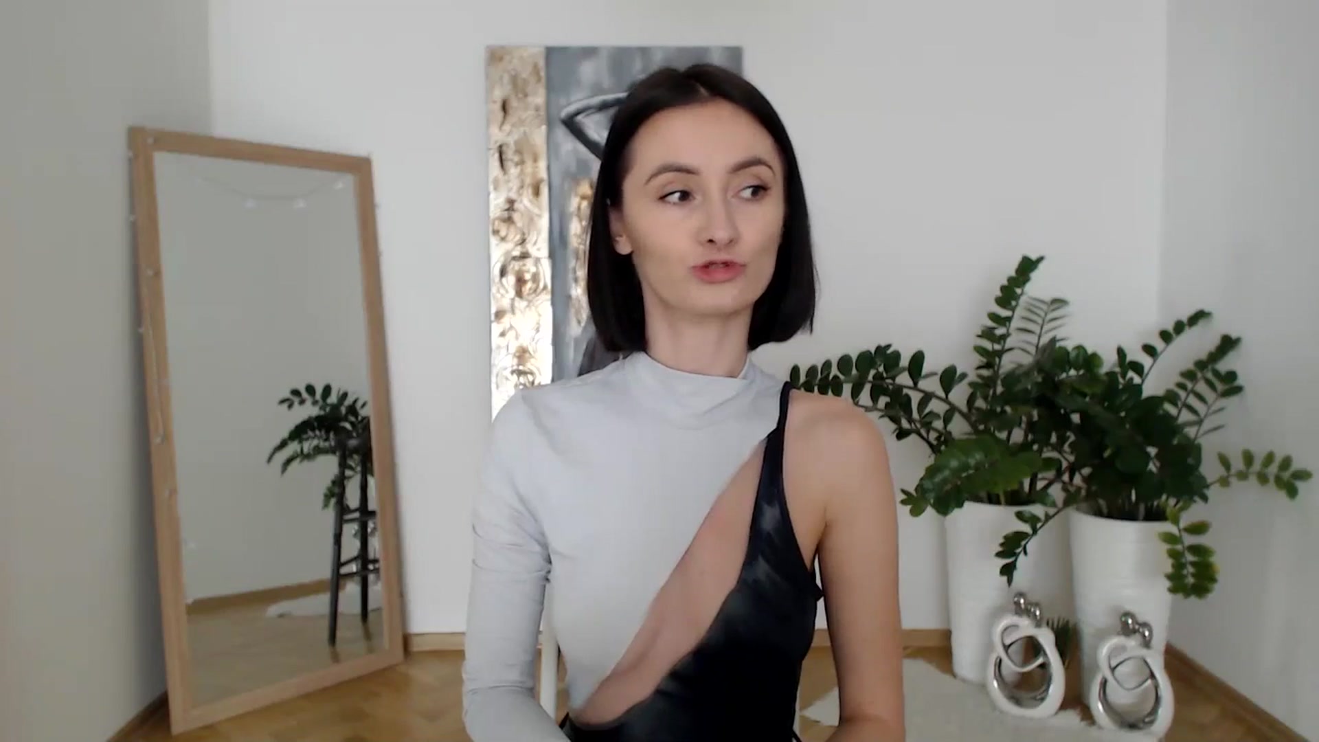 Gallery image thumbnail from the_realpearl's myfreecams stream on, 03/03/2025, 14:29 image 7 of 20