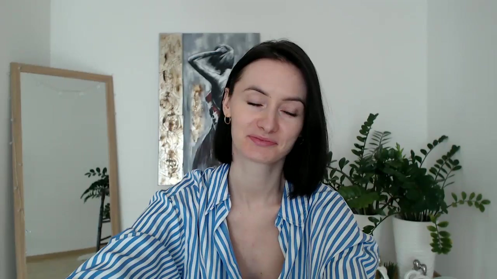 Gallery image thumbnail from the_realpearl's myfreecams stream on, 03/07/2025, 13:21 image 8 of 20