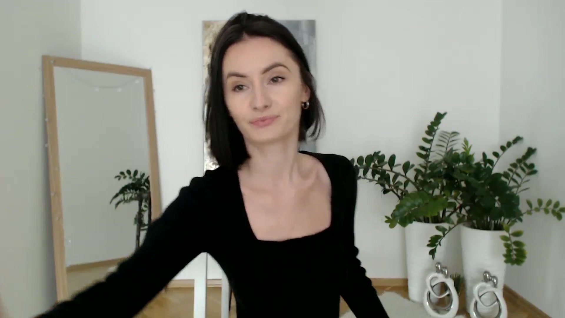 Gallery image thumbnail from the_realpearl's myfreecams stream on, 03/11/2025, 15:07 image 3 of 20