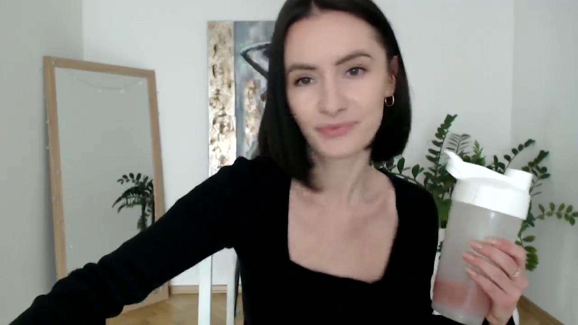 Gallery image thumbnail from the_realpearl's myfreecams stream on, 03/11/2025, 15:07 image 4 of 20