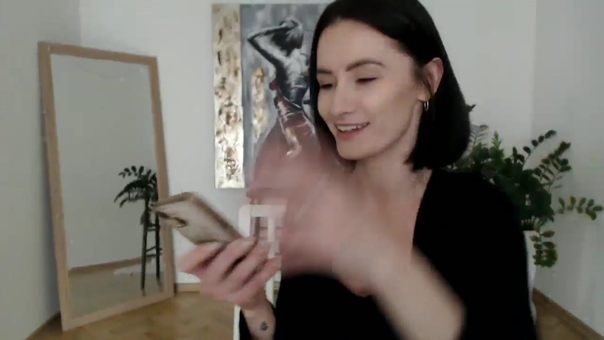 Gallery image thumbnail from the_realpearl's myfreecams stream on, 03/11/2025, 15:58 image 6 of 20
