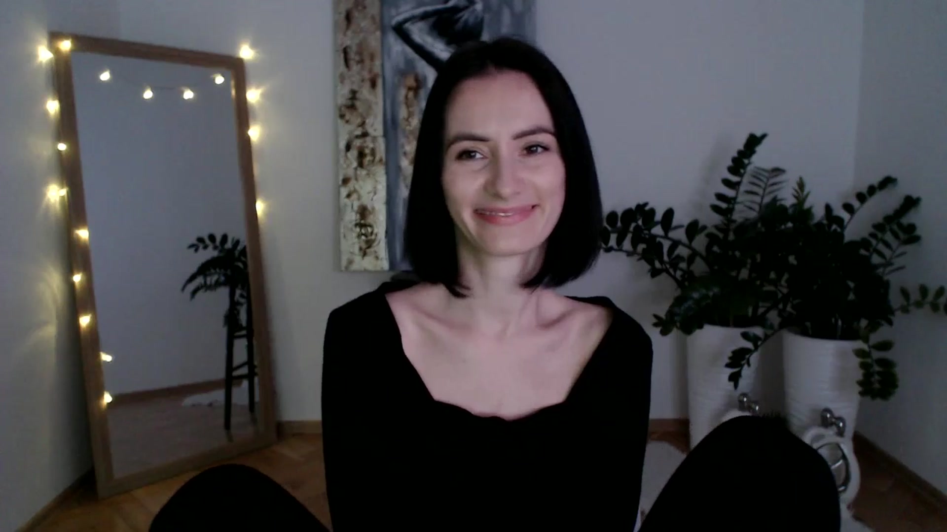 Gallery image thumbnail from the_realpearl's myfreecams stream on, 03/11/2025, 16:27 image 15 of 20