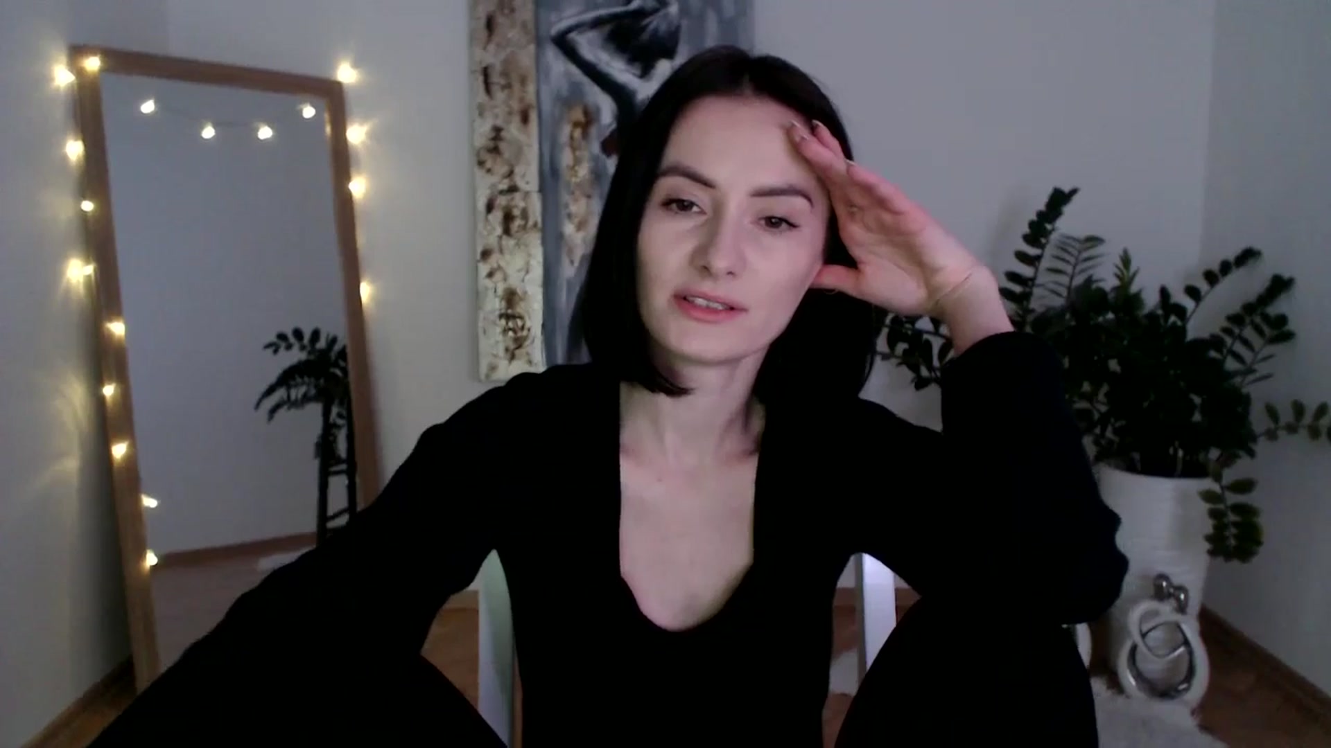 Gallery image thumbnail from the_realpearl's myfreecams stream on, 03/11/2025, 16:27 image 9 of 20