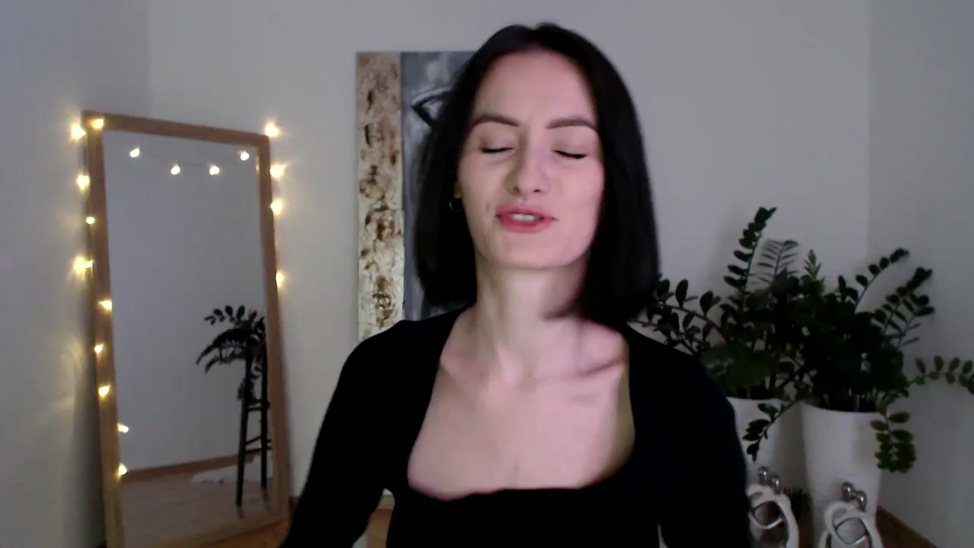Gallery image thumbnail from the_realpearl's myfreecams stream on, 03/11/2025, 16:27 image 4 of 20