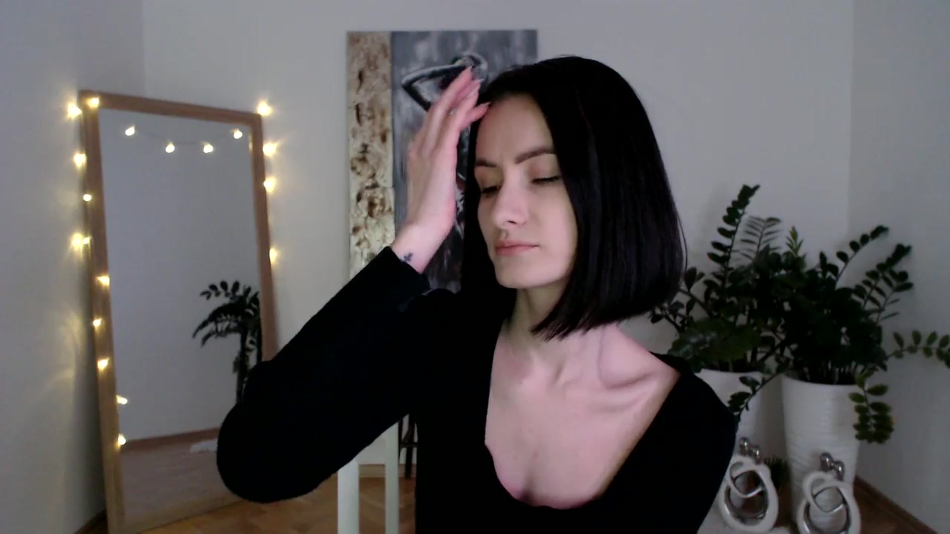 Gallery image thumbnail from the_realpearl's myfreecams stream on, 03/11/2025, 16:27 image 2 of 20