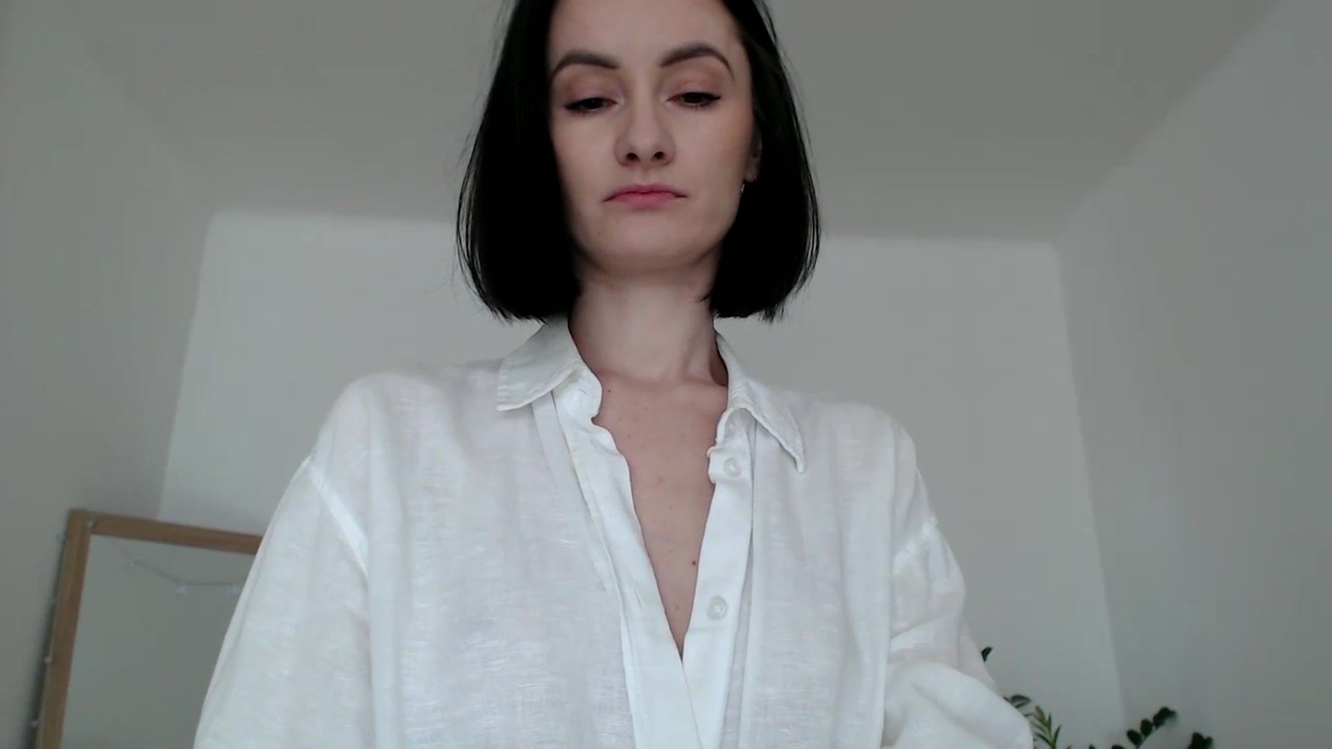 Gallery image thumbnail from the_realpearl's myfreecams stream on, 03/12/2025, 13:26 image 9 of 20