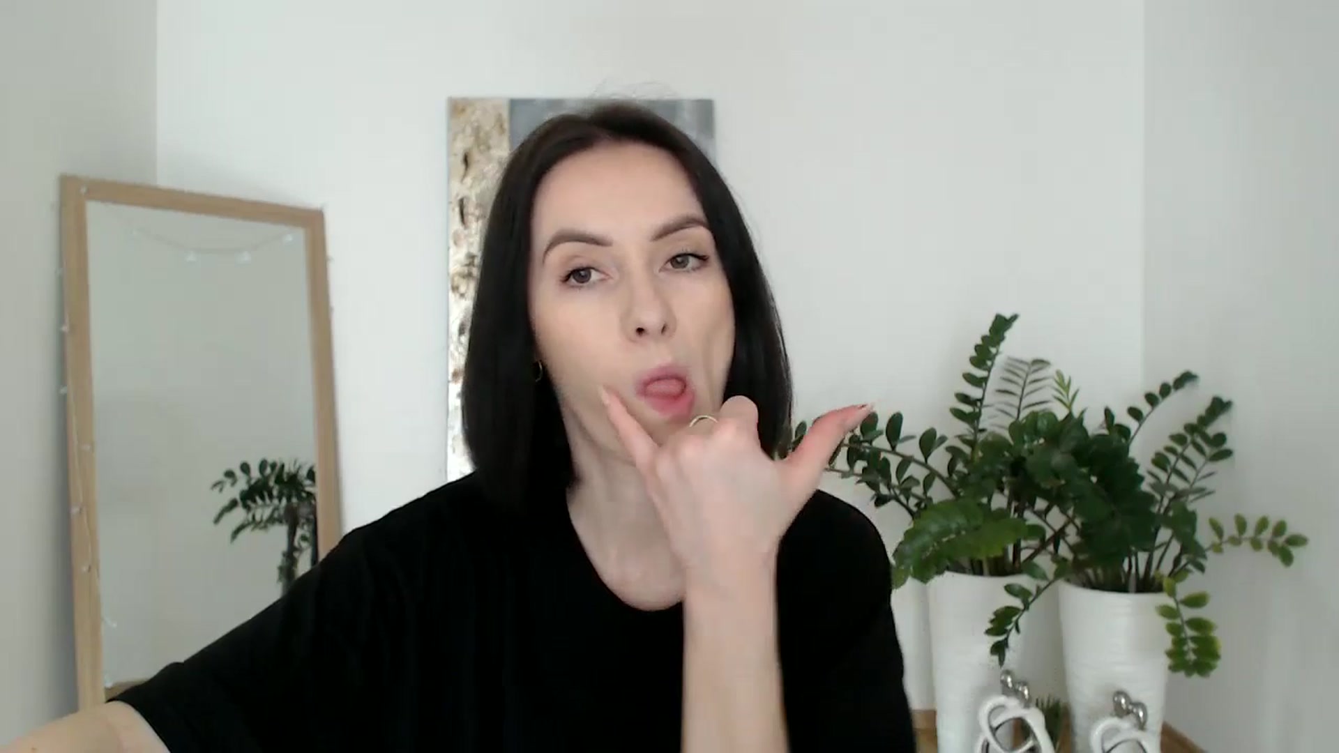 Gallery image thumbnail from the_realpearl's myfreecams stream on, 03/12/2025, 13:26 image 13 of 20