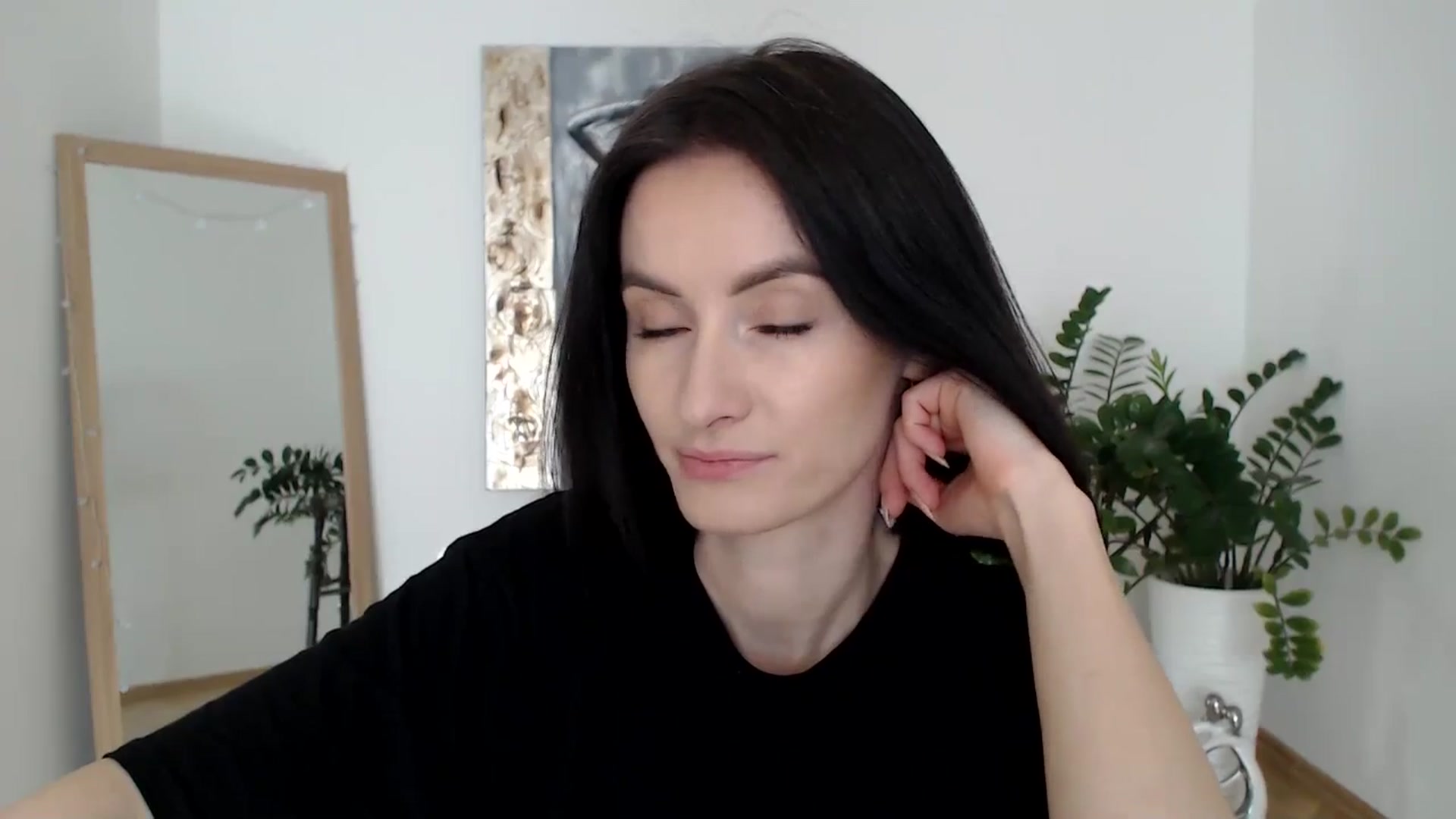 Gallery image thumbnail from the_realpearl's myfreecams stream on, 03/12/2025, 13:26 image 19 of 20