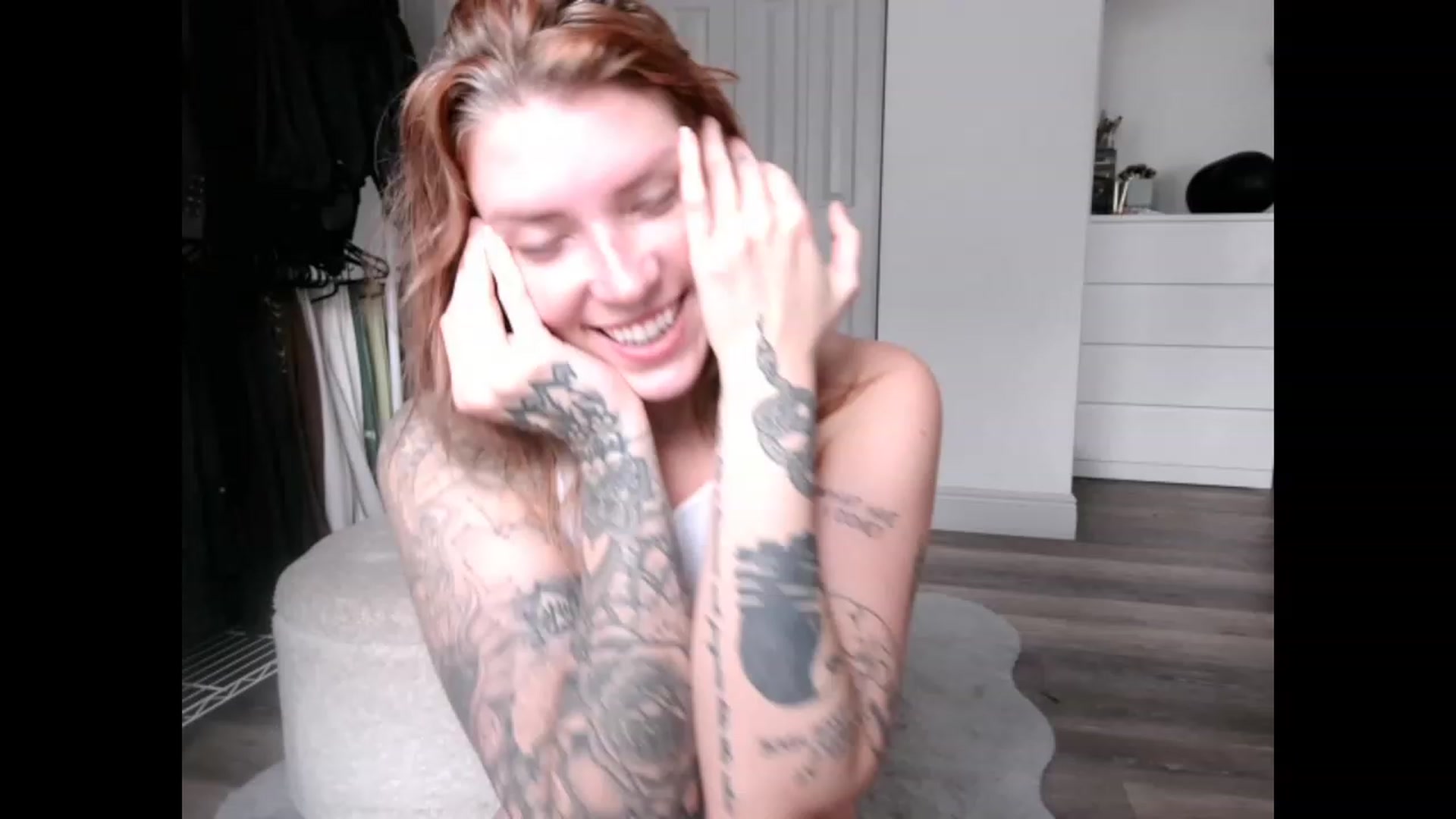 Gallery image thumbnail from the_remedy_'s myfreecams stream on, 11/27/2022, 15:29 image 19 of 20