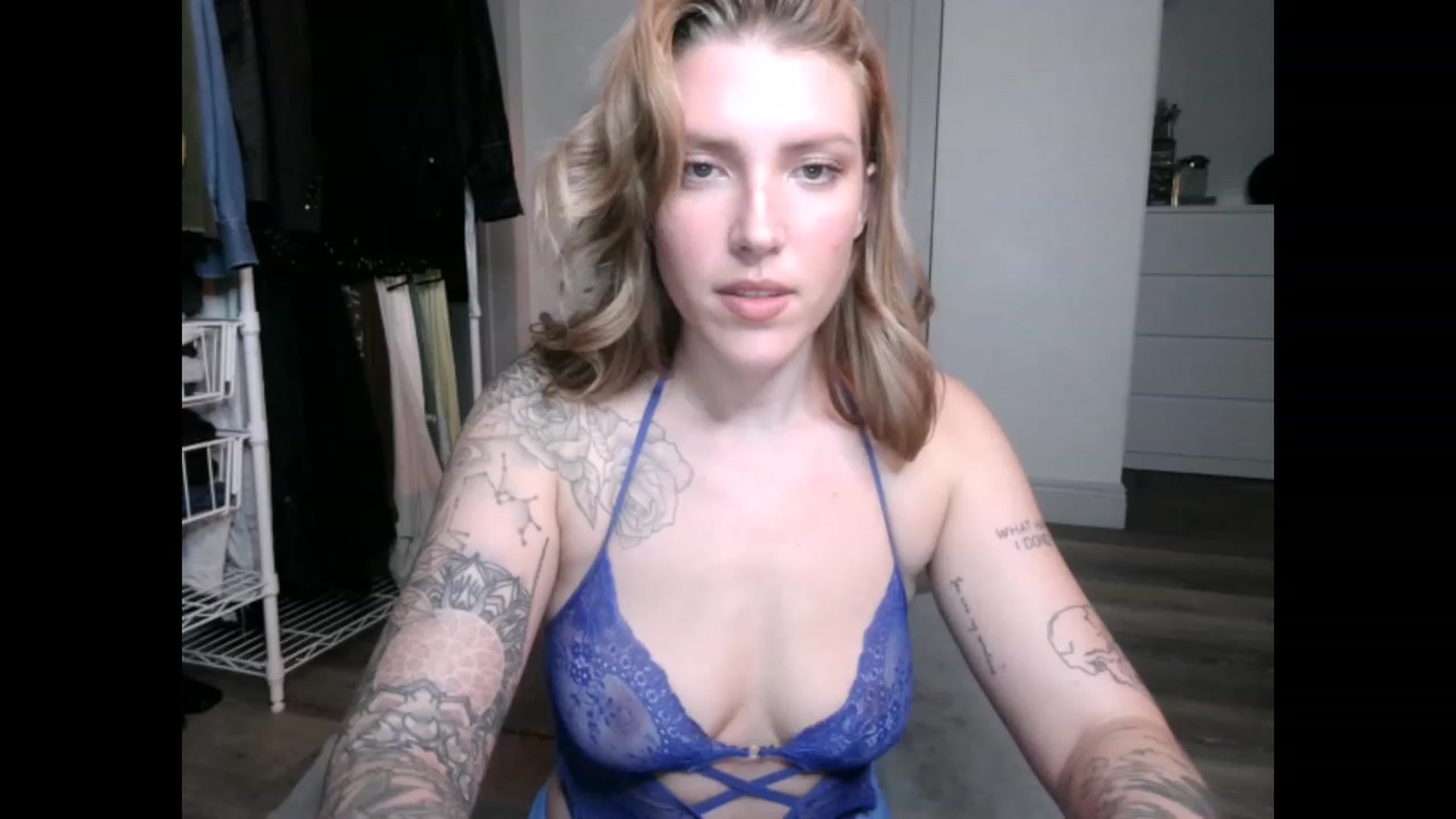 Gallery image thumbnail from the_remedy_'s myfreecams stream on, 12/02/2022, 24:18 image 4 of 20