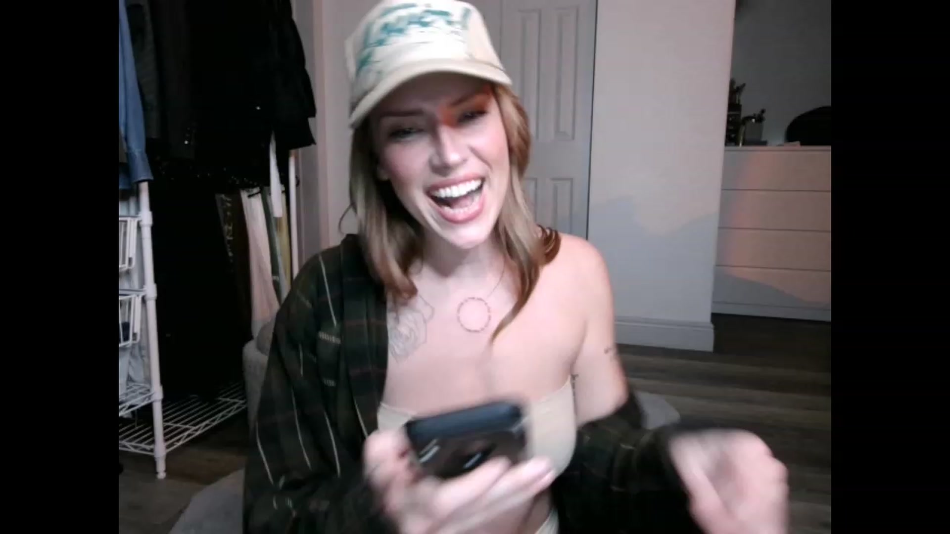 Gallery image thumbnail from the_remedy_'s myfreecams stream on, 12/03/2022, 01:35 image 4 of 20