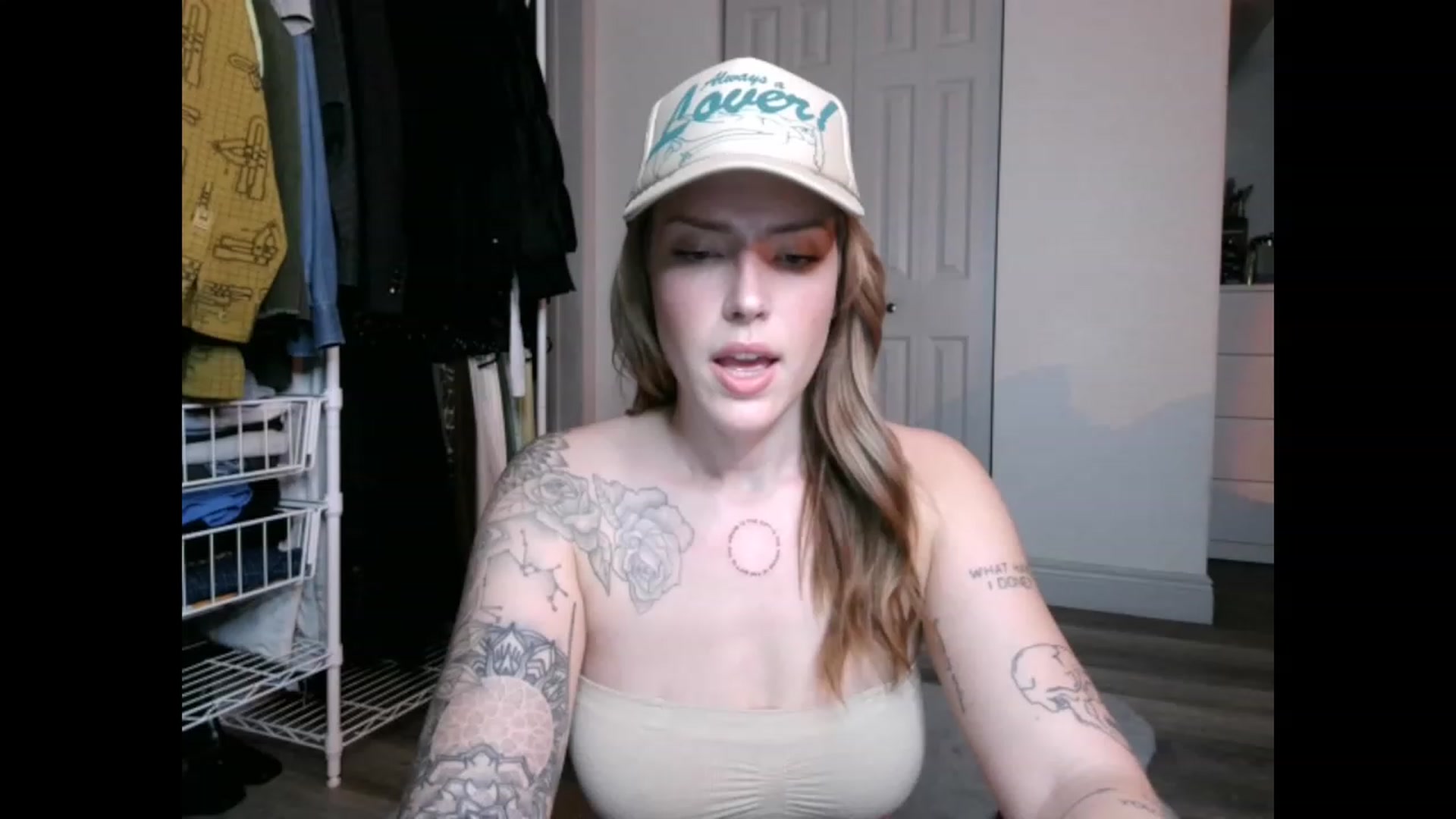 Gallery image thumbnail from the_remedy_'s myfreecams stream on, 12/03/2022, 01:35 image 10 of 20