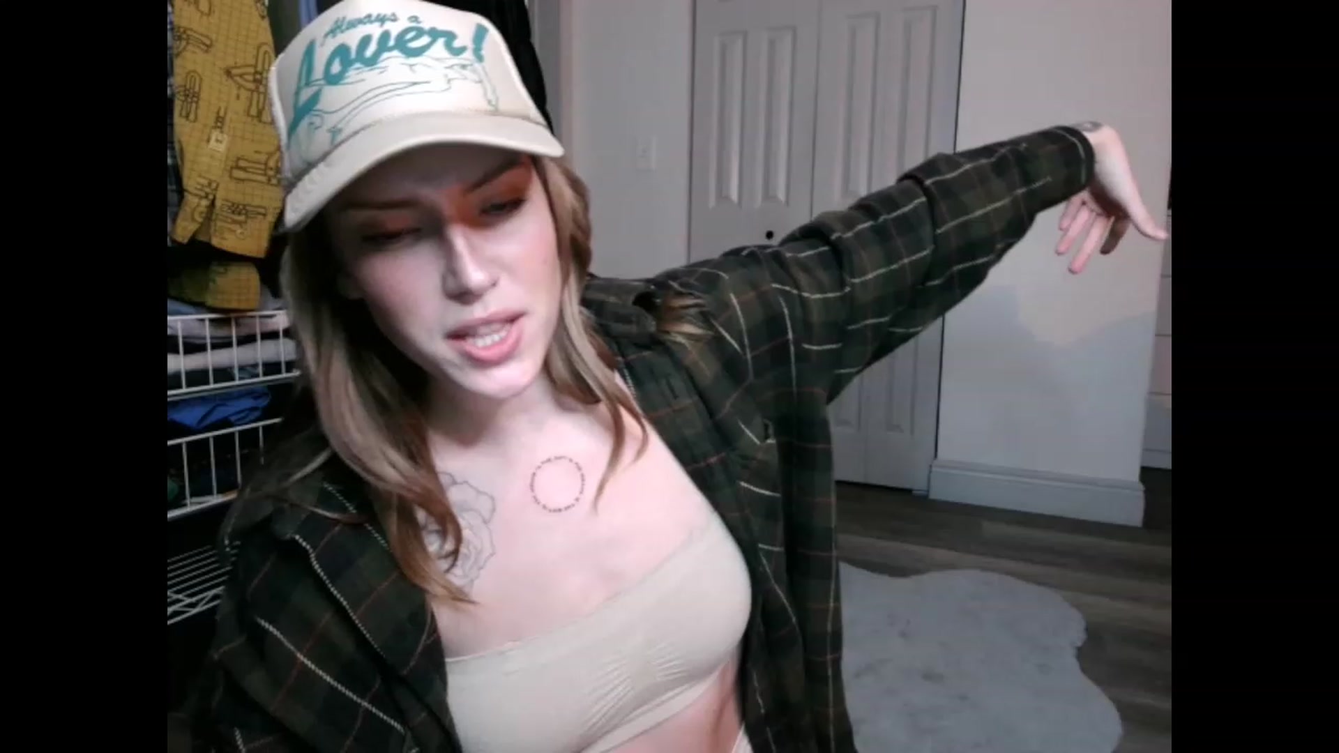 Gallery image thumbnail from the_remedy_'s myfreecams stream on, 12/03/2022, 01:35 image 18 of 20