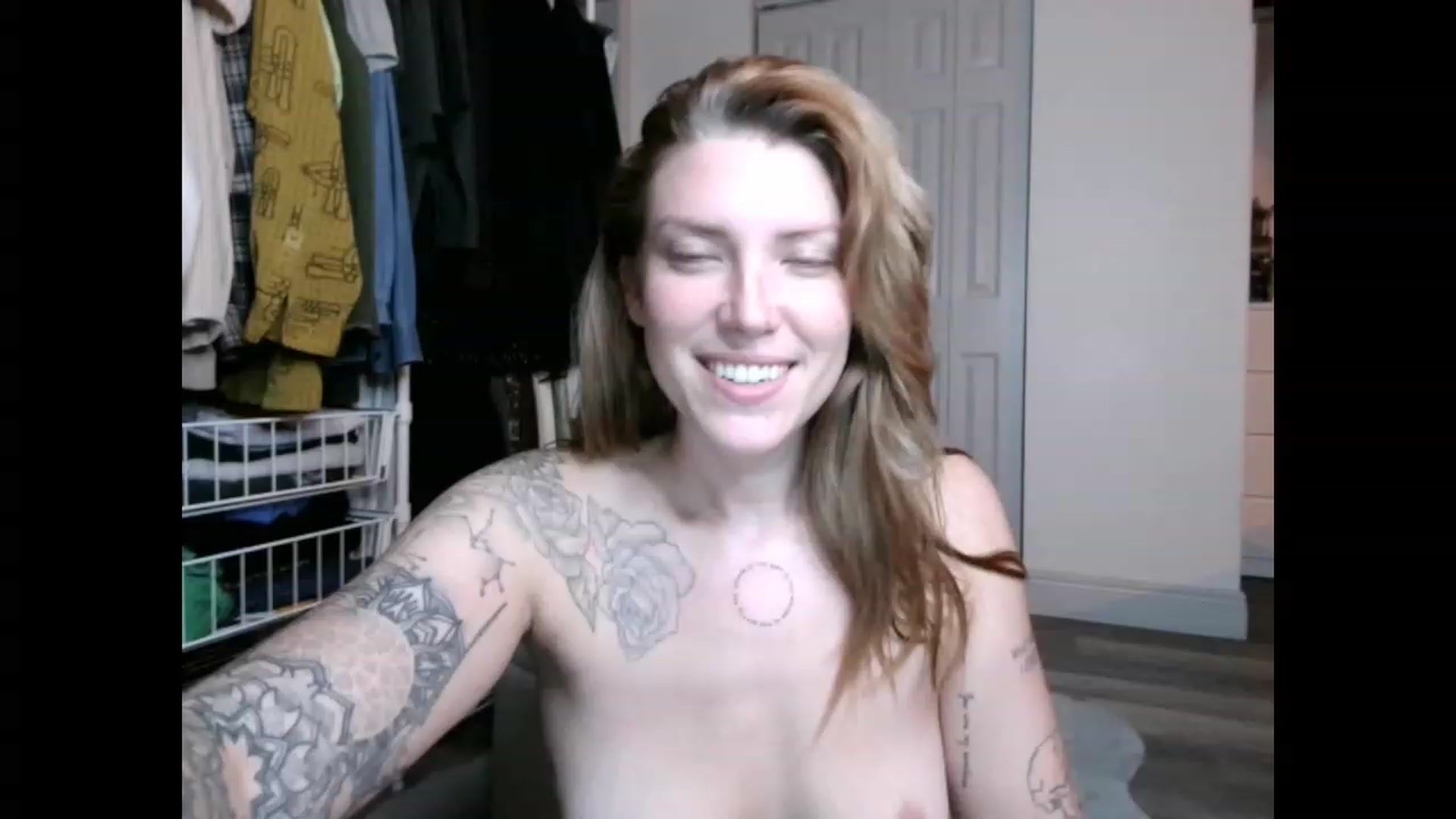 Gallery image thumbnail from the_remedy_'s myfreecams stream on, 12/05/2022, 23:38 image 13 of 20