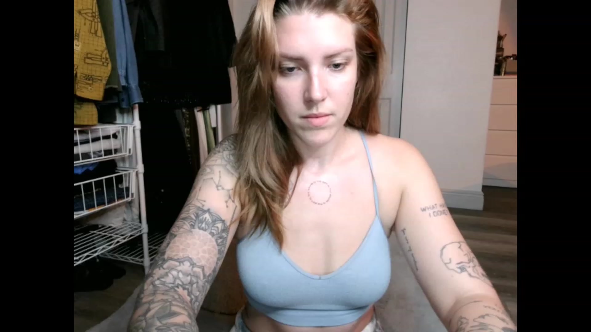 Gallery image thumbnail from the_remedy_'s myfreecams stream on, 12/05/2022, 23:38 image 8 of 20