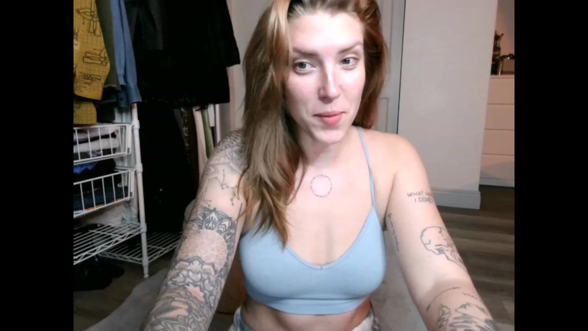 Gallery image thumbnail from the_remedy_'s myfreecams stream on, 12/05/2022, 23:38 image 7 of 20
