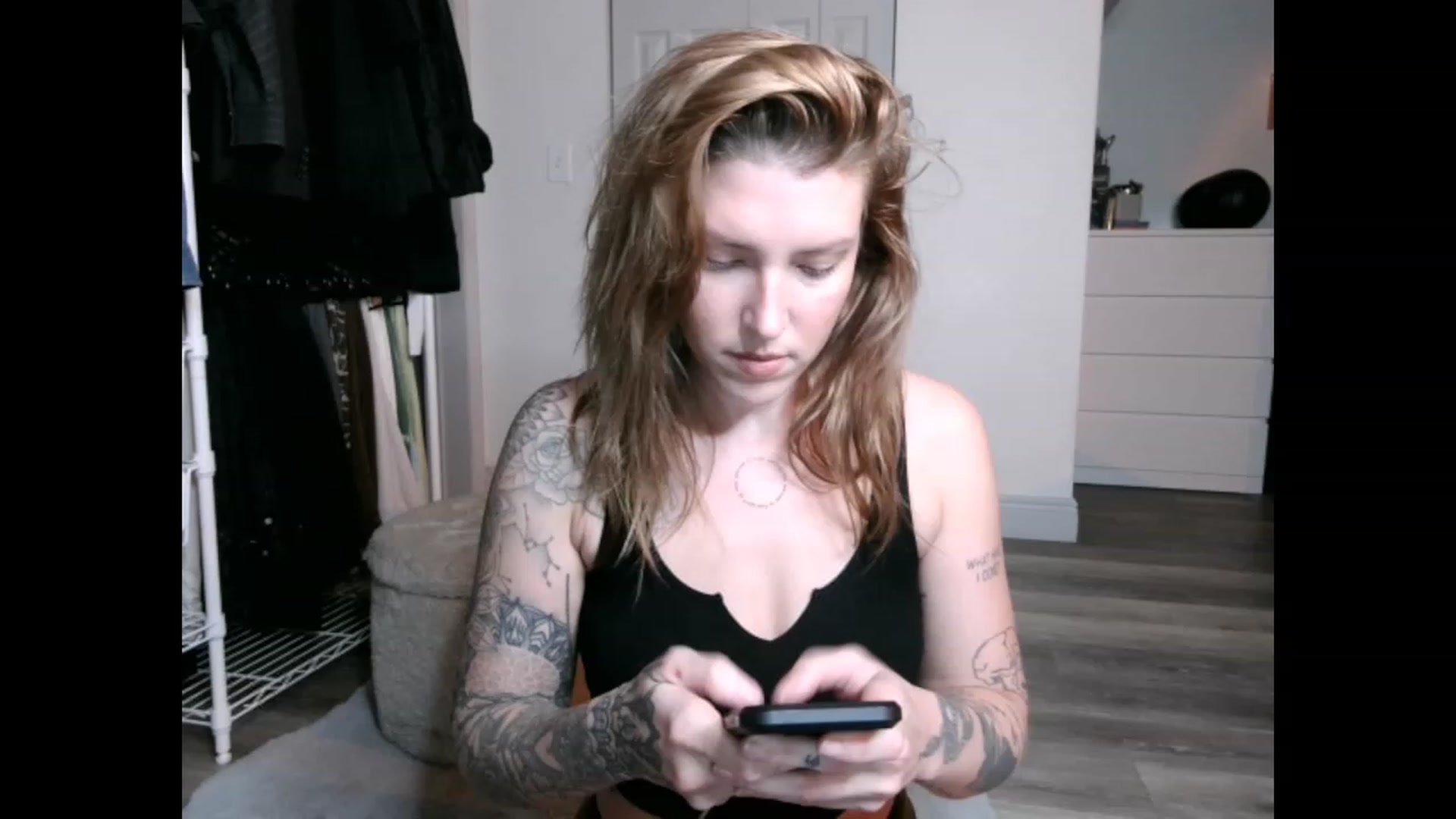 Gallery image thumbnail from the_remedy_'s myfreecams stream on, 12/07/2022, 24:04 image 3 of 20