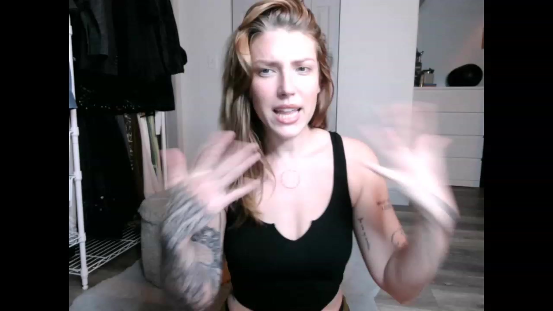 Gallery image thumbnail from the_remedy_'s myfreecams stream on, 12/07/2022, 24:04 image 1 of 20