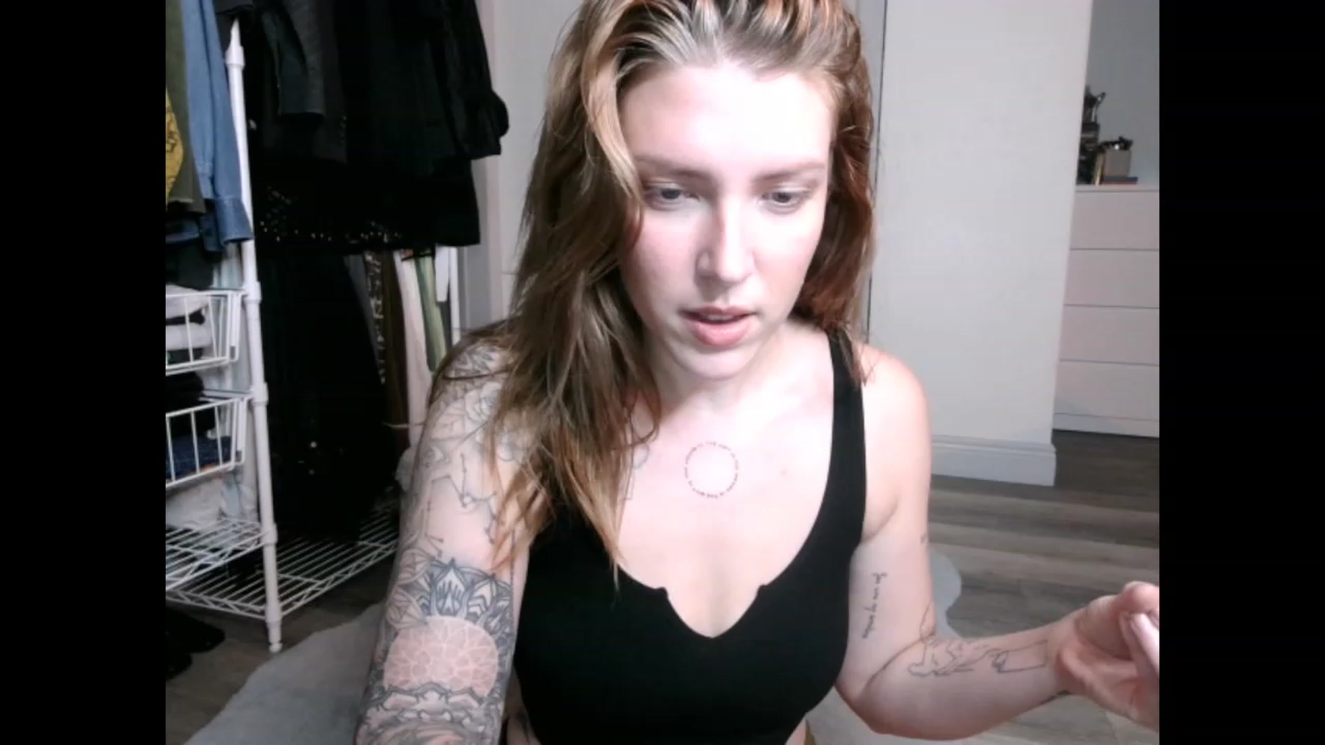 Gallery image thumbnail from the_remedy_'s myfreecams stream on, 12/07/2022, 24:04 image 6 of 20