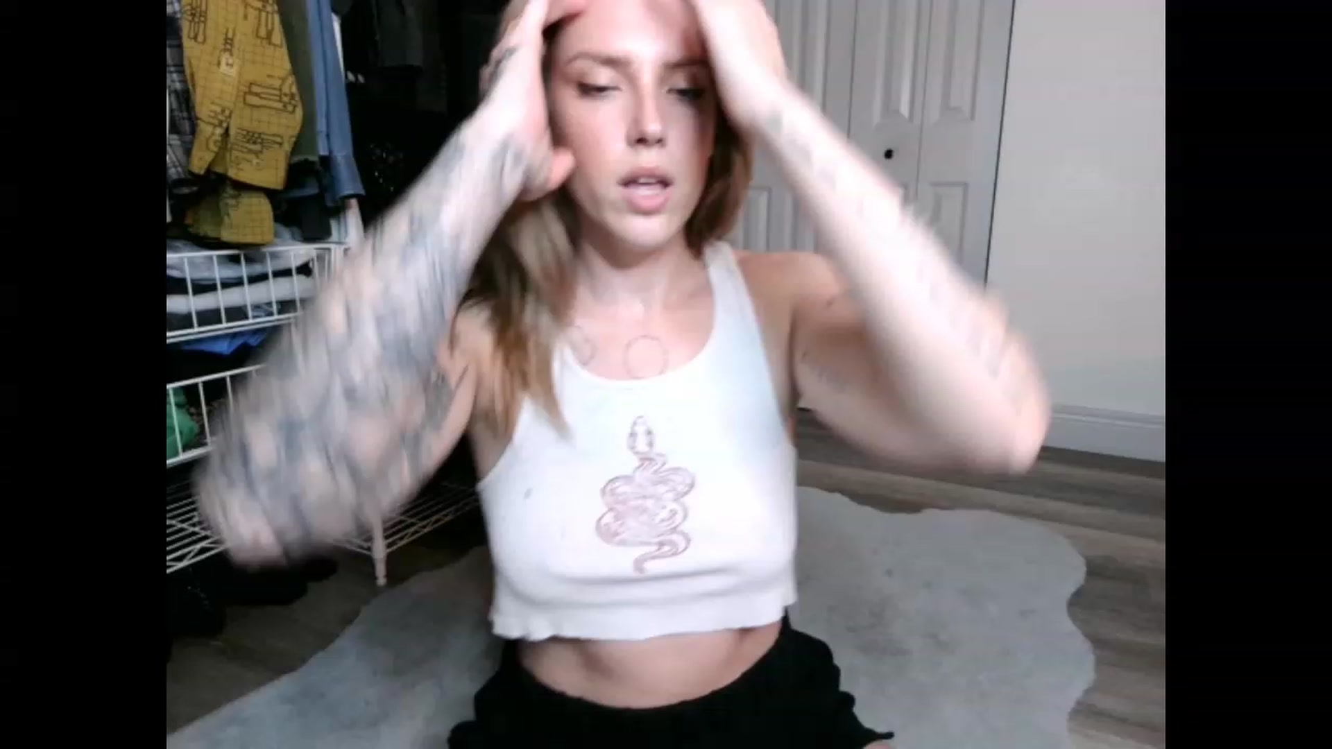 Gallery image thumbnail from the_remedy_'s myfreecams stream on, 12/09/2022, 01:33 image 9 of 20