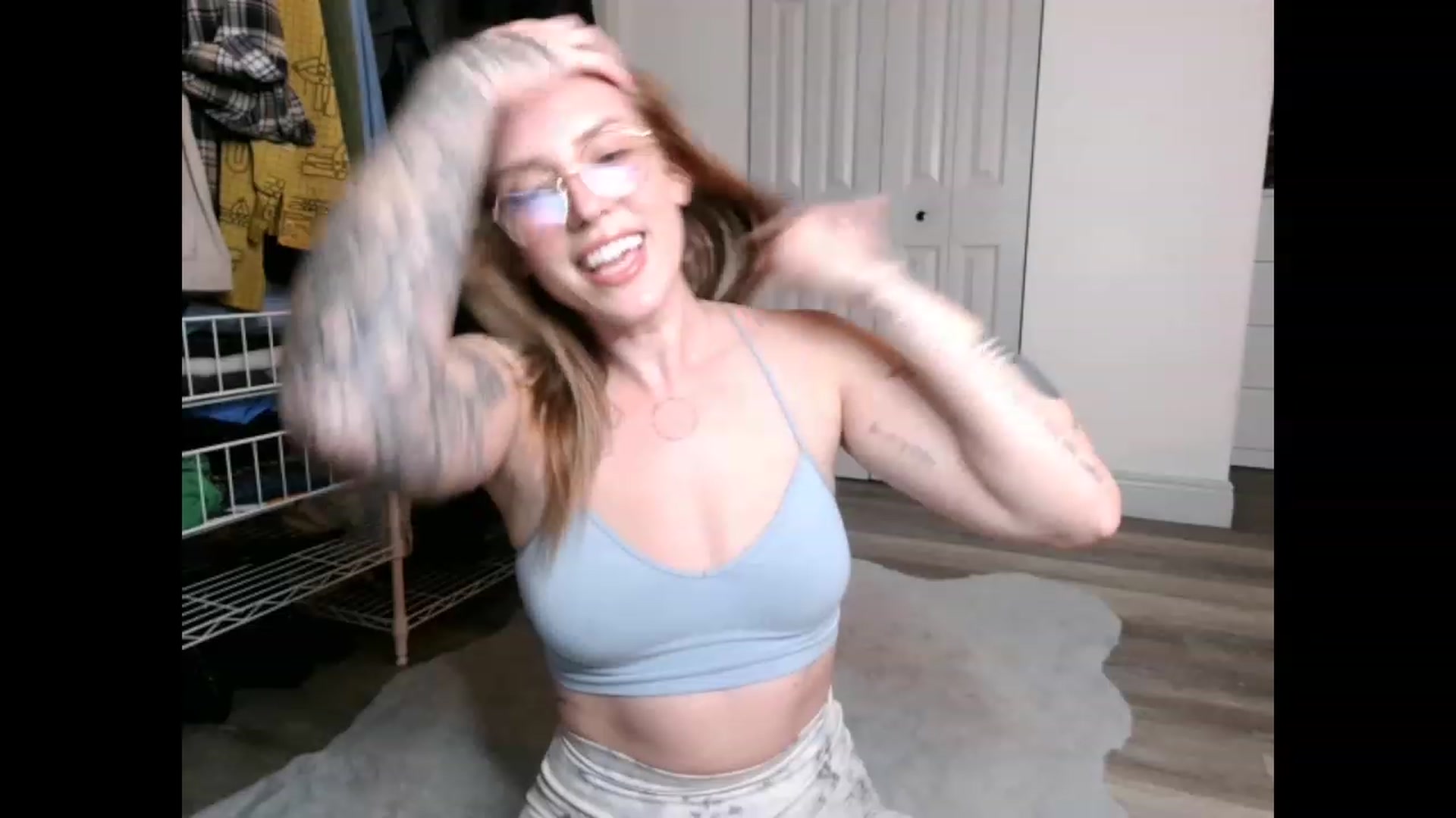 Gallery image thumbnail from the_remedy_'s myfreecams stream on, 12/13/2022, 24:43 image 4 of 20