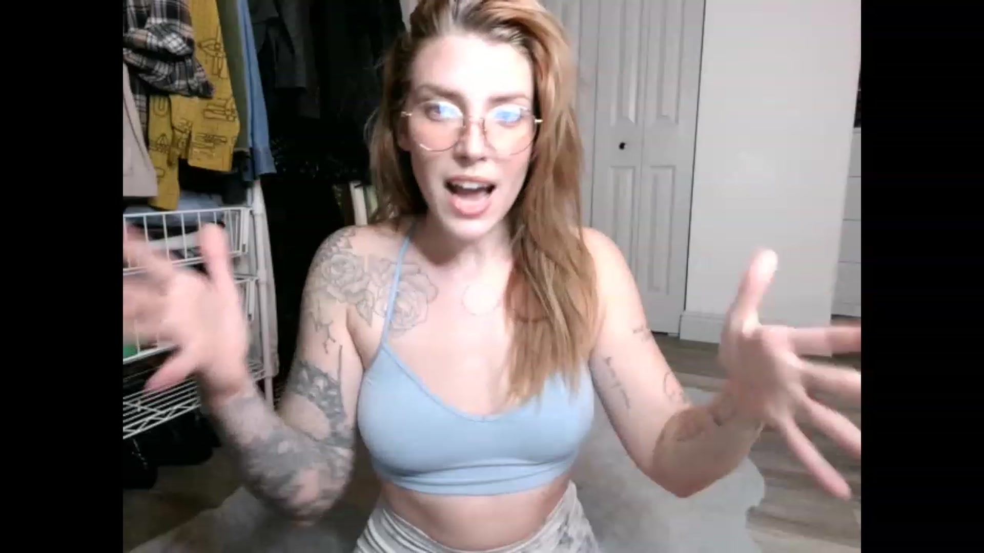 Gallery image thumbnail from the_remedy_'s myfreecams stream on, 12/13/2022, 24:43 image 3 of 20