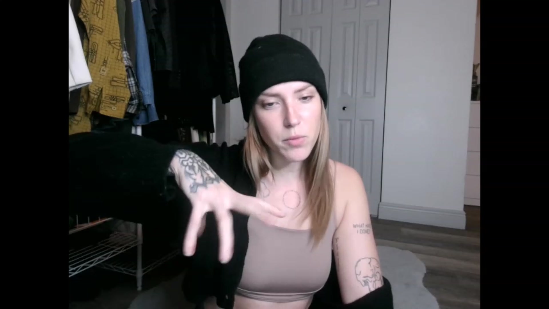 Gallery image thumbnail from the_remedy_'s myfreecams stream on, 12/19/2022, 01:36 image 20 of 20