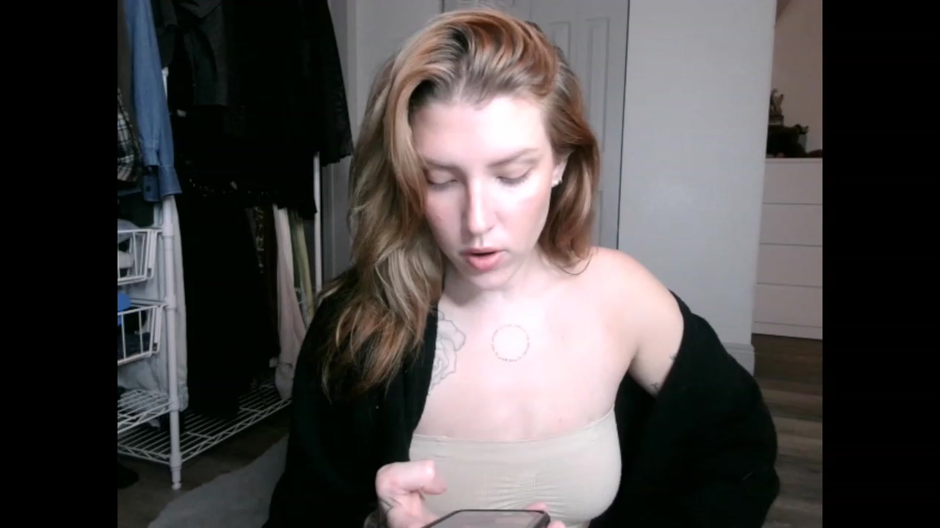 Gallery image thumbnail from the_remedy_'s myfreecams stream on, 12/21/2022, 23:59 image 11 of 20