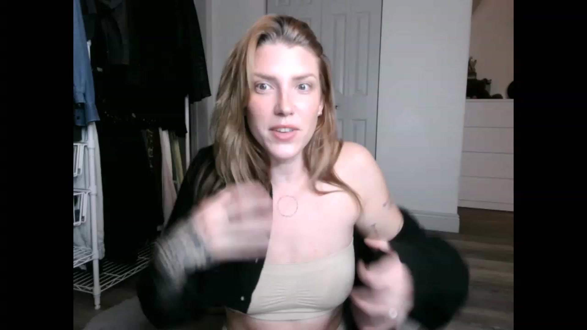 Gallery image thumbnail from the_remedy_'s myfreecams stream on, 12/21/2022, 23:59 image 9 of 20