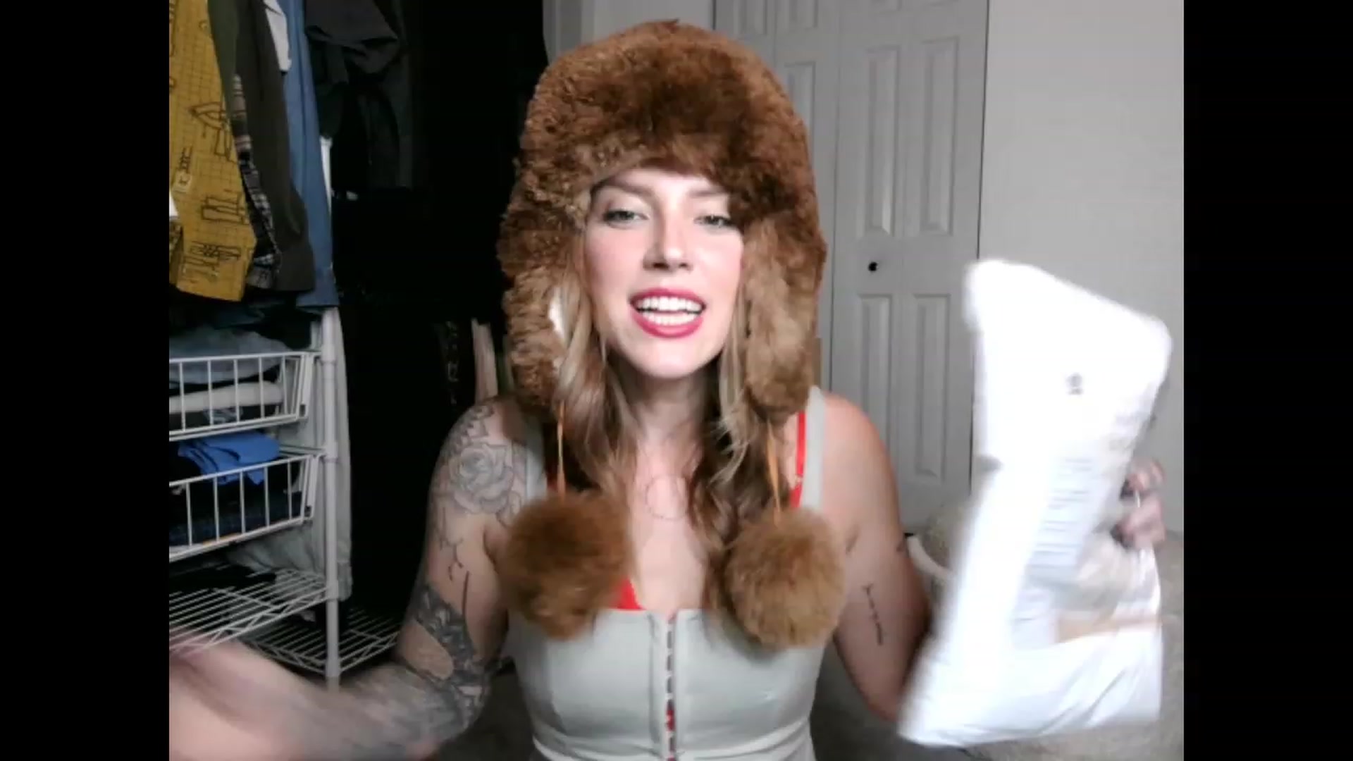 Gallery image thumbnail from the_remedy_'s myfreecams stream on, 12/24/2022, 24:57 image 11 of 20