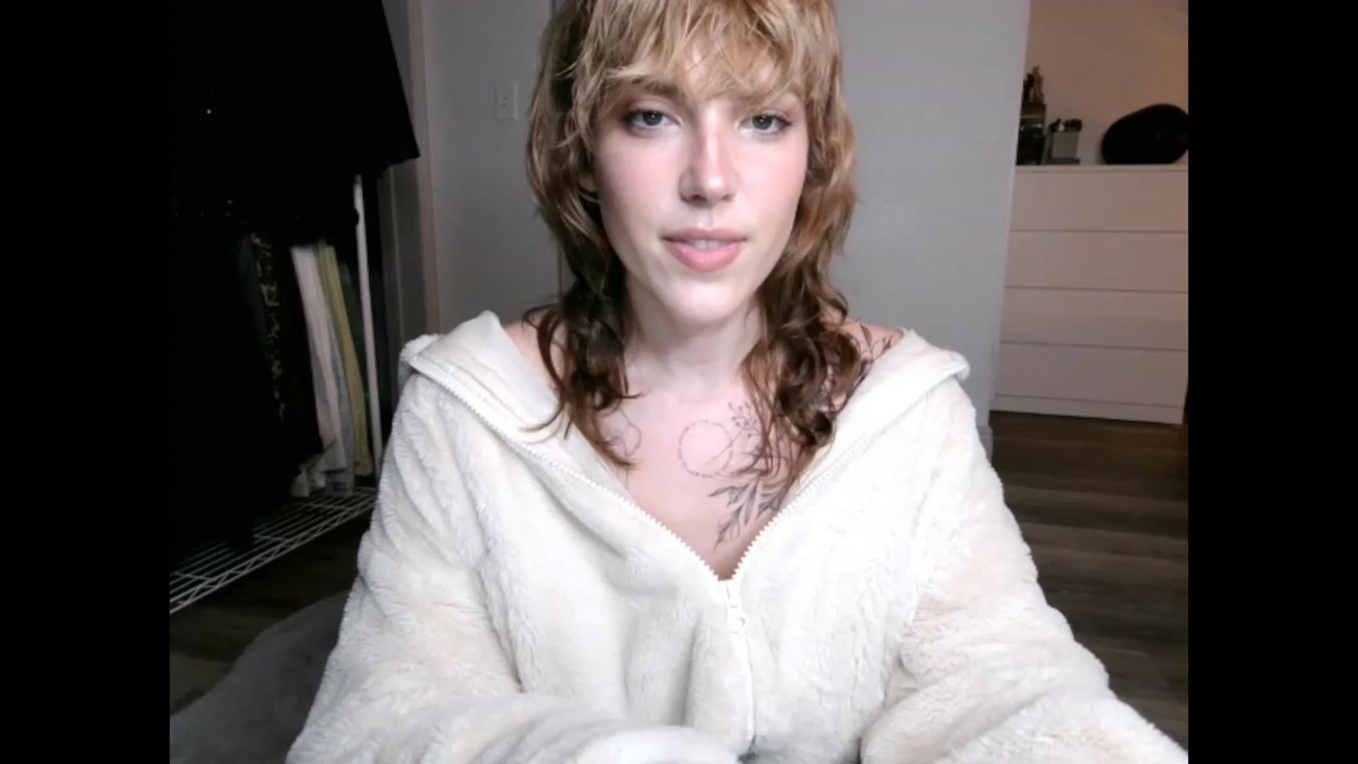 Gallery image thumbnail from the_remedy_'s myfreecams stream on, 01/08/2023, 02:47 image 9 of 20